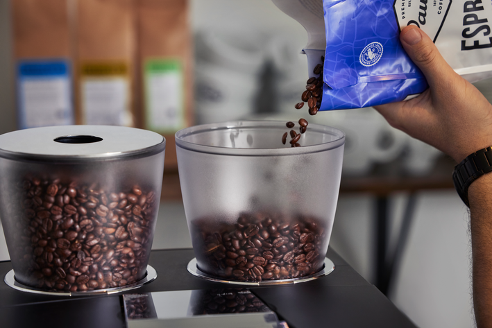 WorkPlaceCafe_9_Adding_beans_Landscape
